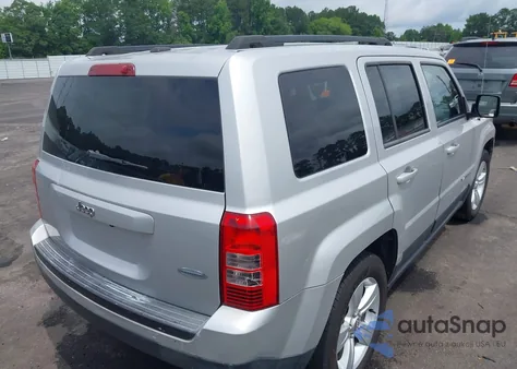 2013 Jeep Patriot Latitude z USA, uszkodzony, nr VIN 1C4NJPFAXDD260612